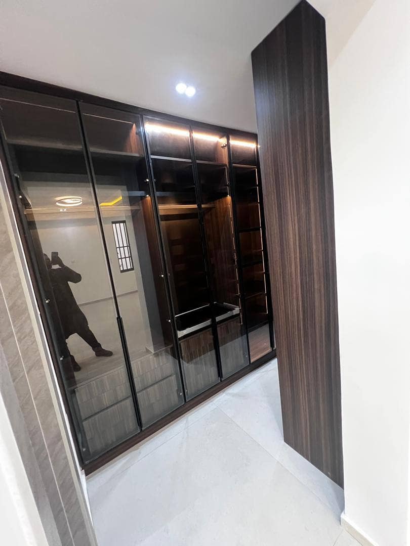 photo_5897657303857564435_y