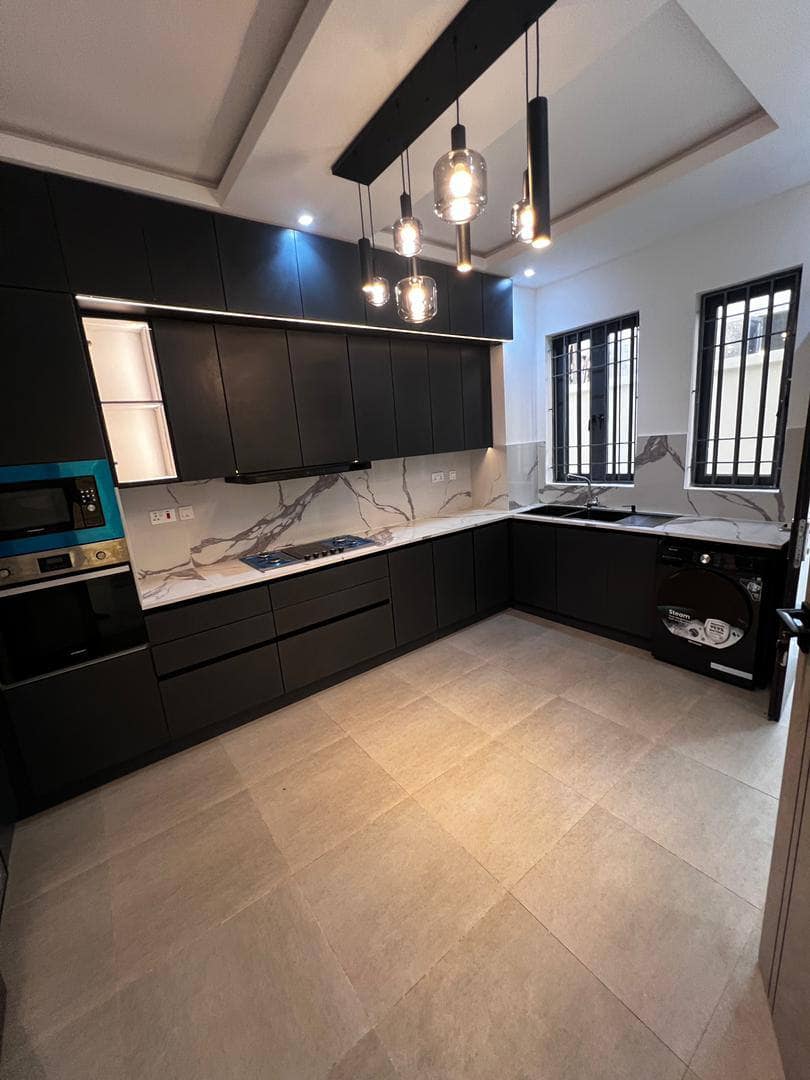 photo_5897657303857564445_y