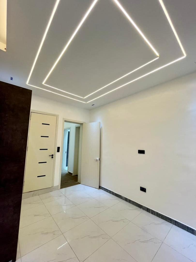 photo_5976809234680712329_y