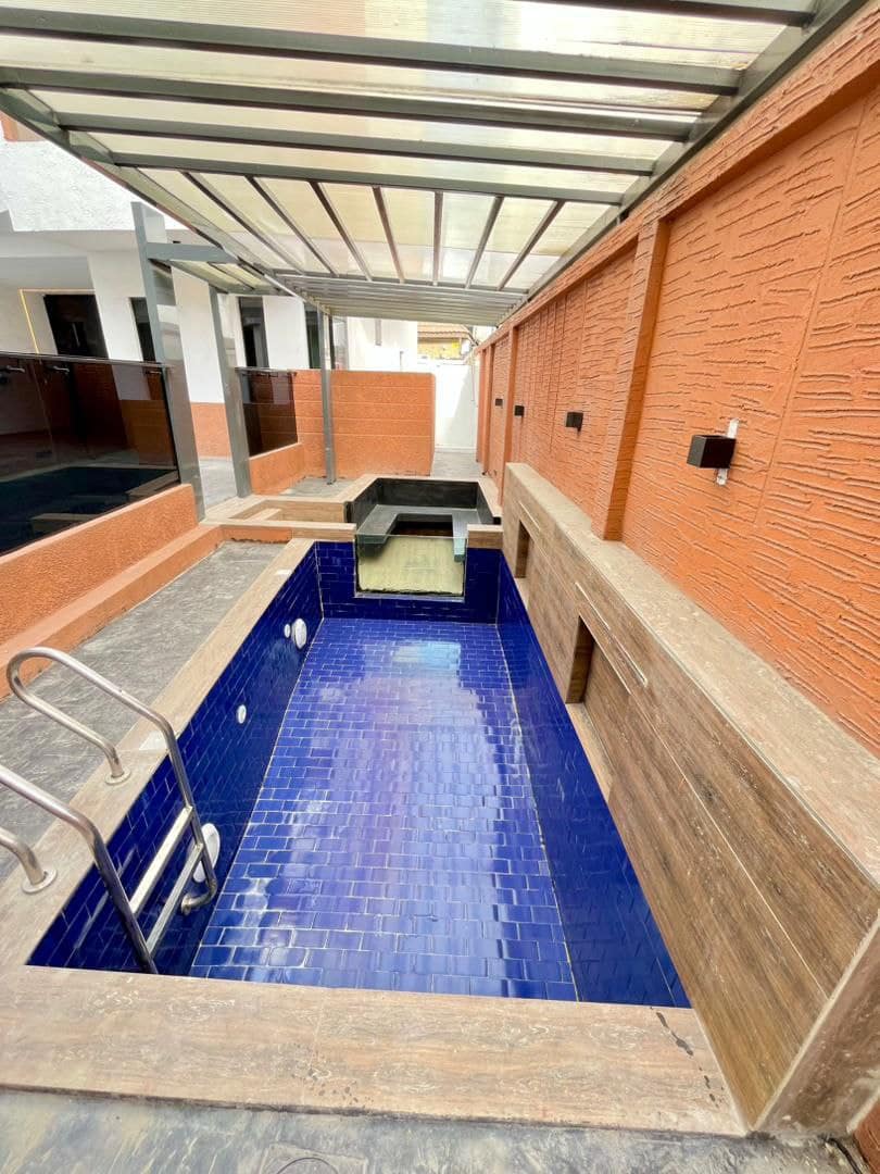 photo_5976809234680712339_y