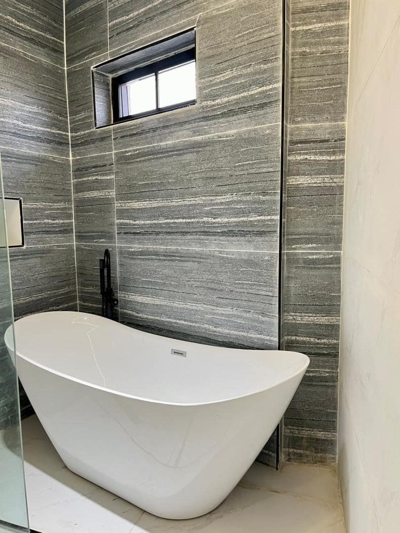 photo_5976809234680712370_y