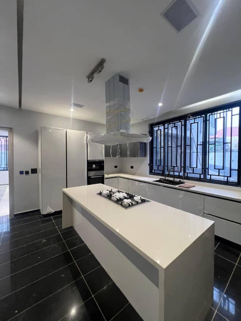 photo_5979085618887199822_y