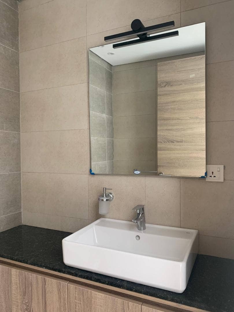 photo_5791839596130798873_y