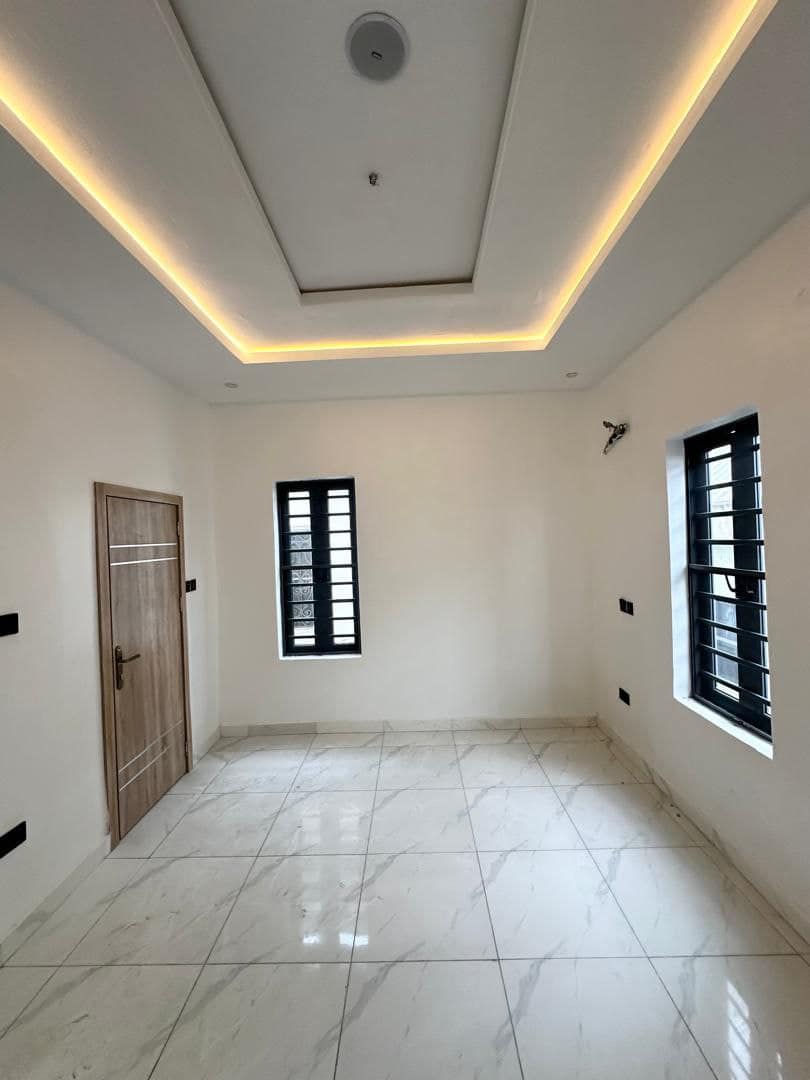 photo_5832315136000068721_y