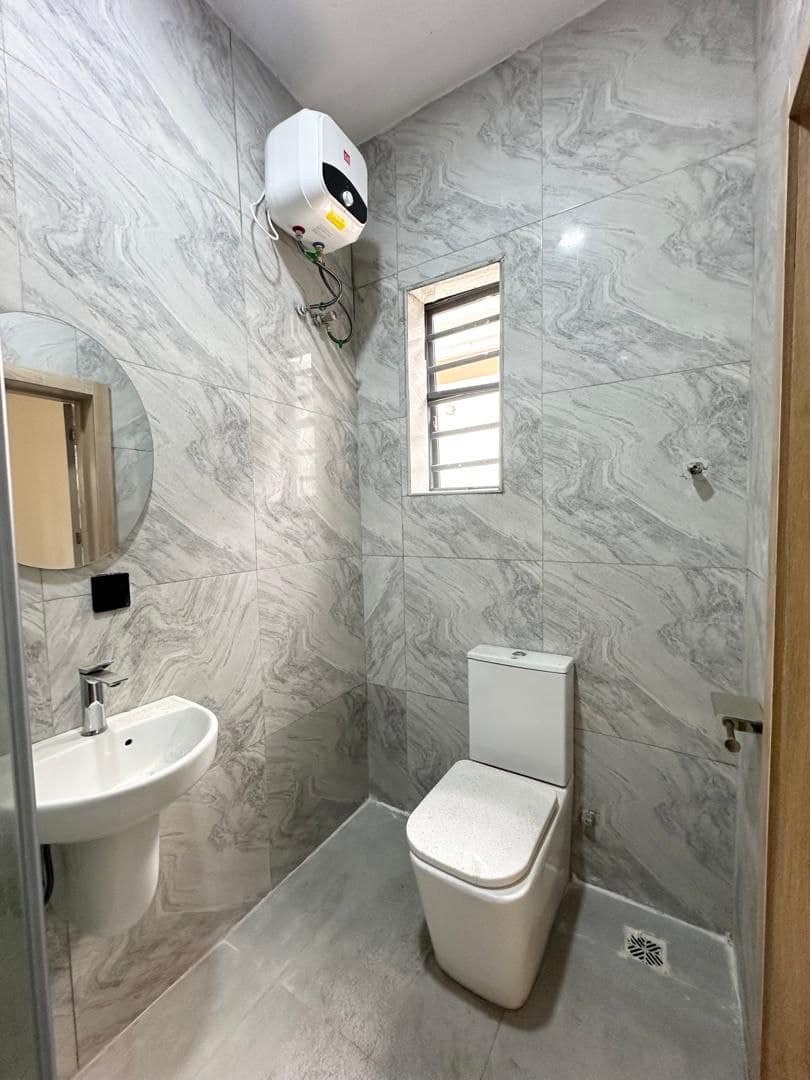 photo_5832315136000068723_y