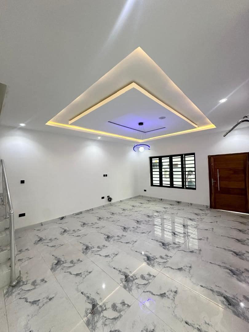 photo_5832315136000068729_y