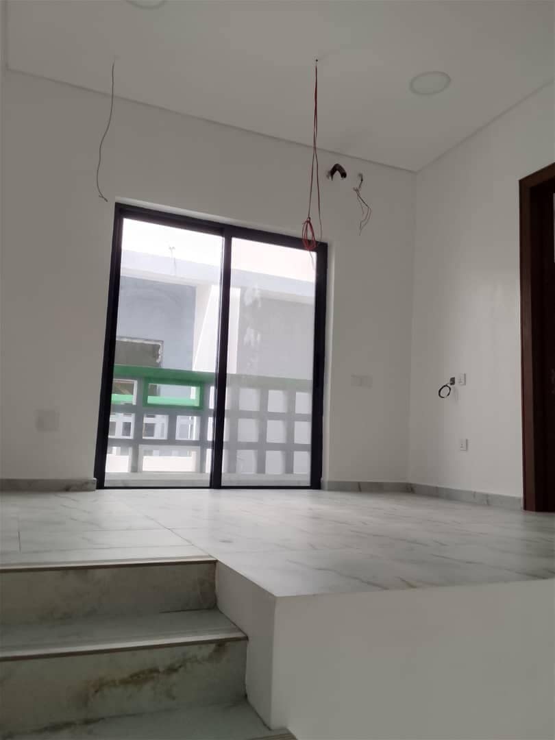 photo_5834617135391509828_y