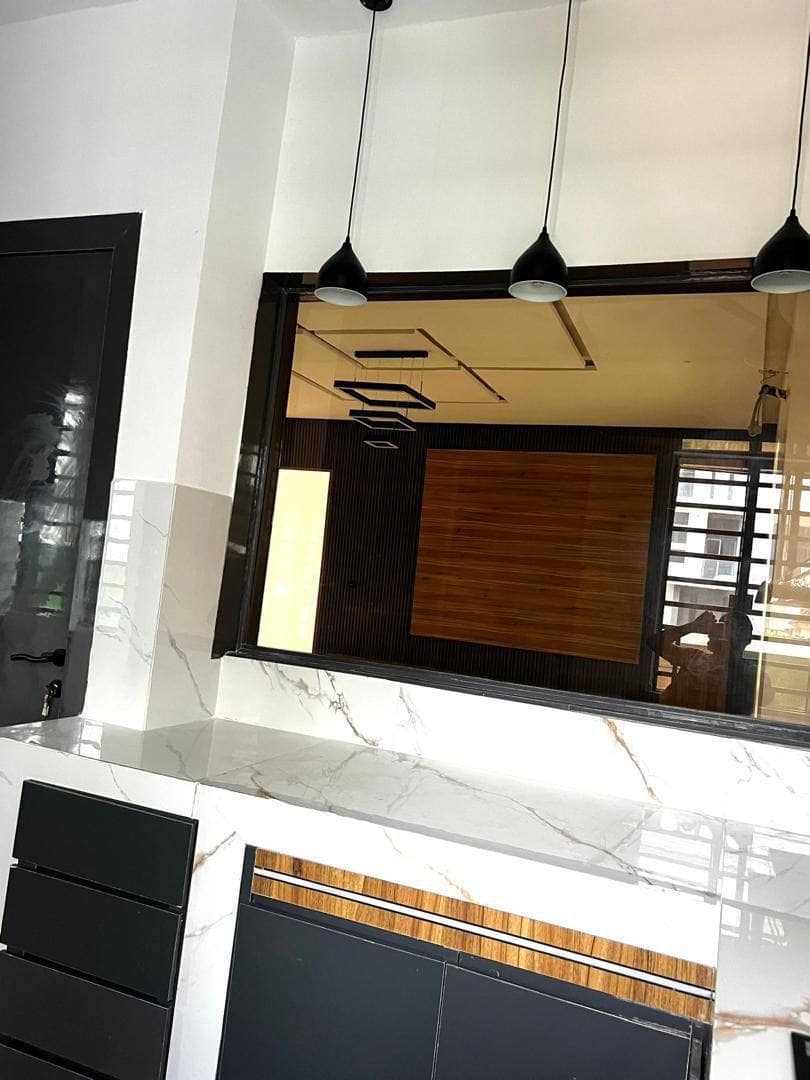 photo_5839398881395936619_y