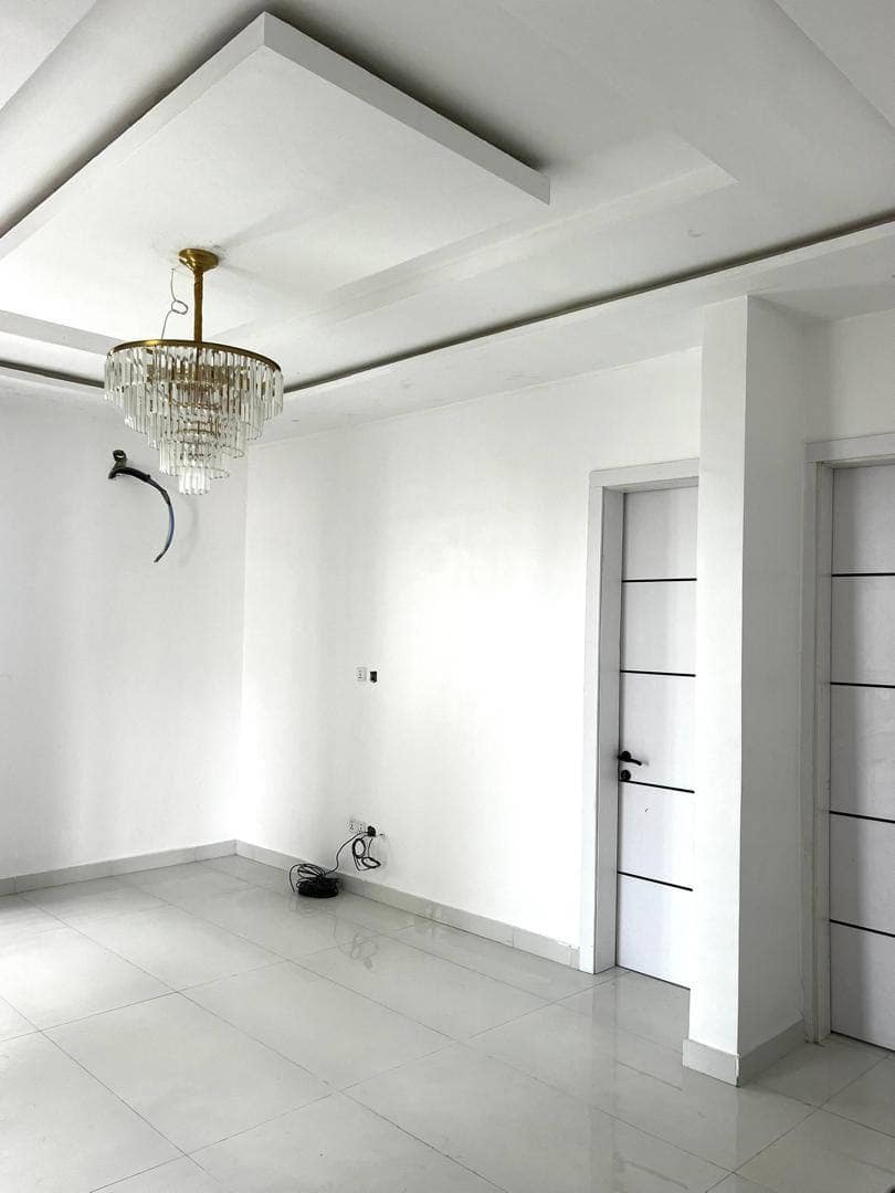 photo_5839398881395936631_y