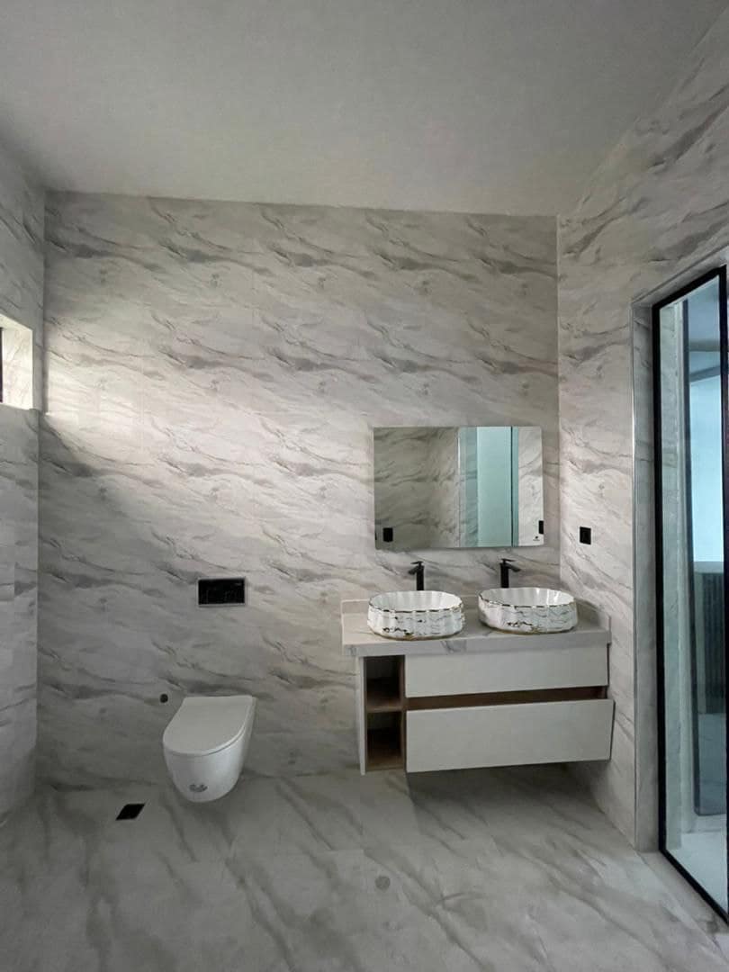 photo_5859469293634915570_y