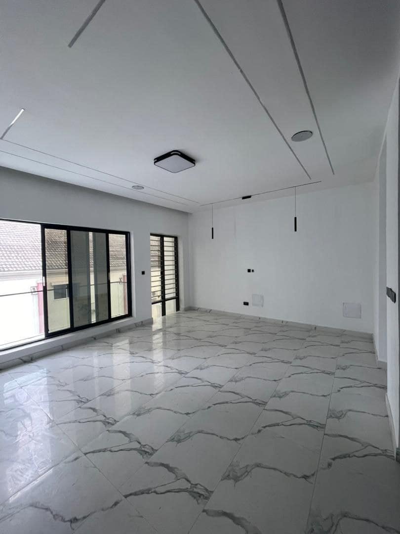 photo_5859469293634915572_y