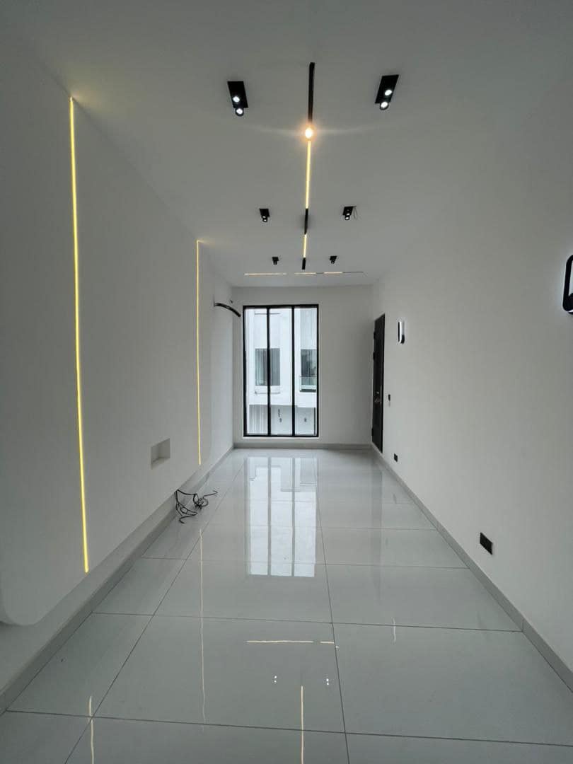 photo_5859469293634915587_y