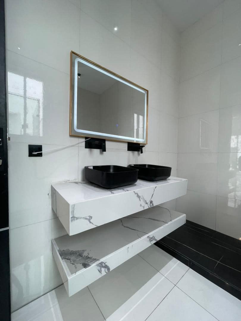 photo_5859469293634915592_y