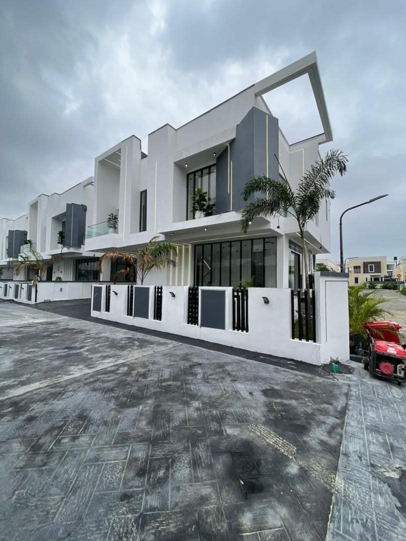 photo_5859469293634915596_y