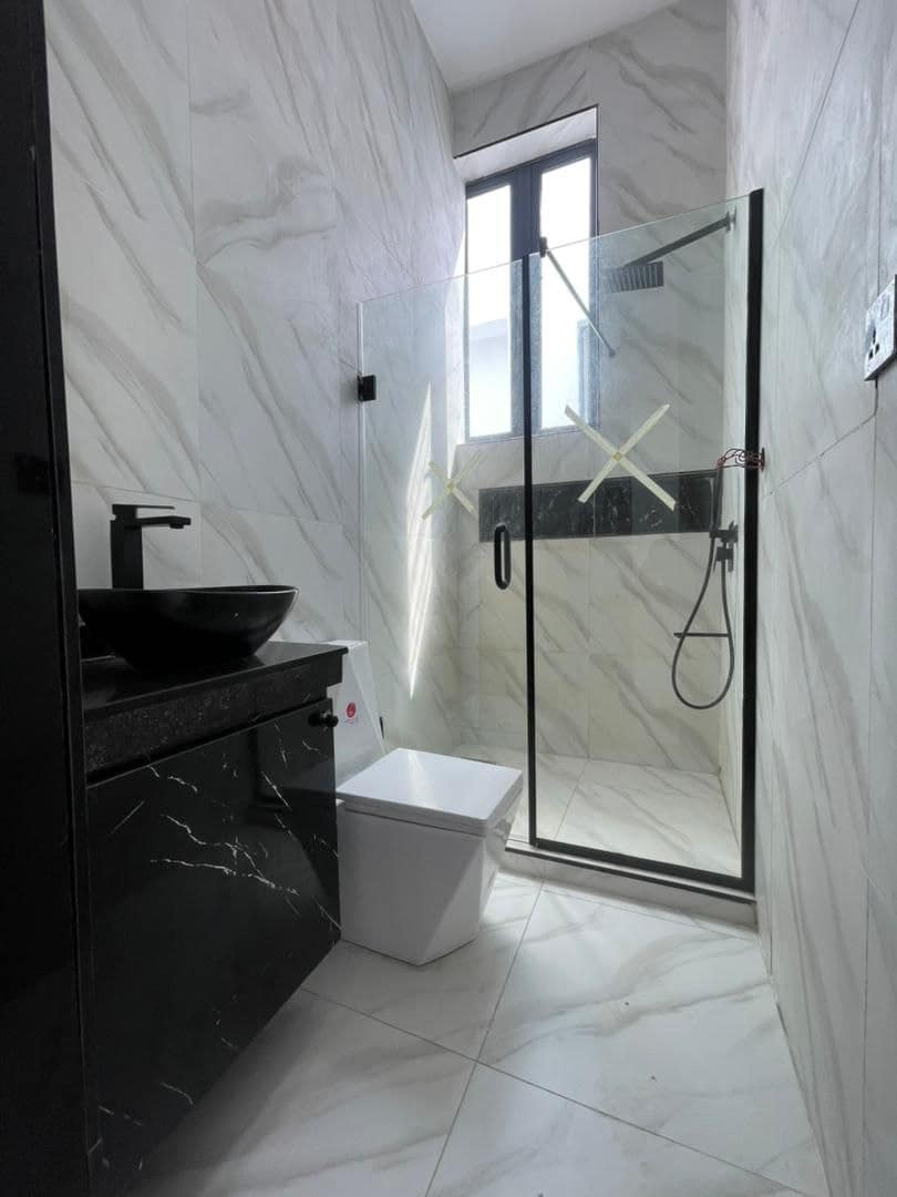 photo_5859469293634915610_y