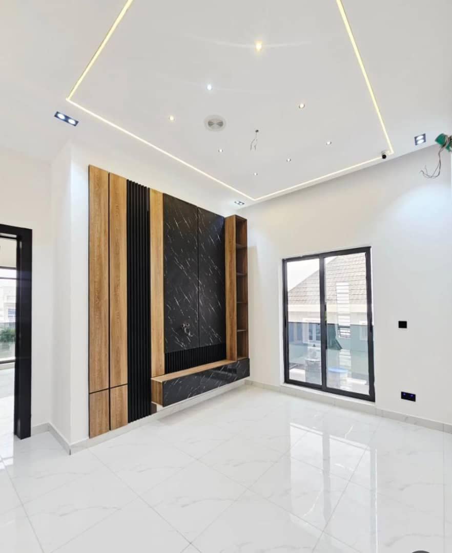 photo_5857217493821230318_y