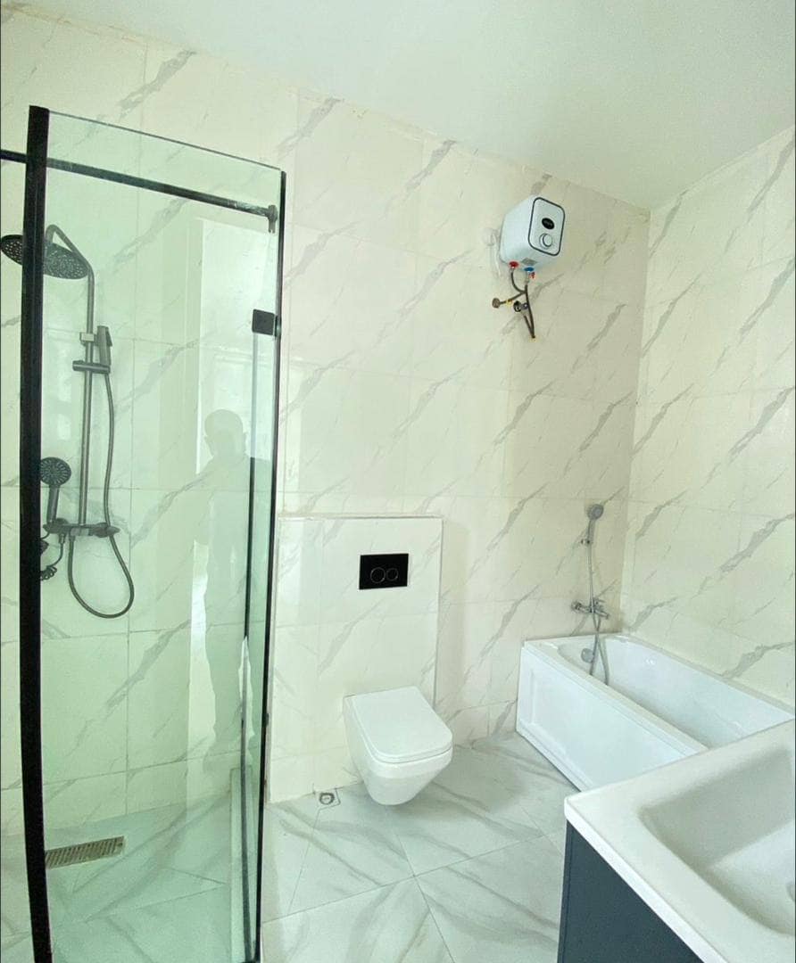 photo_6042030520683662474_y