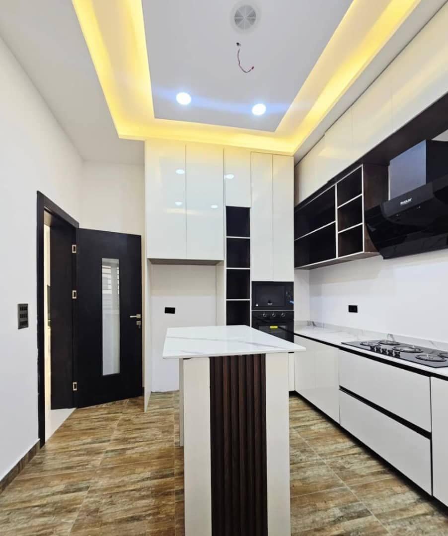 photo_5857217493821230321_y