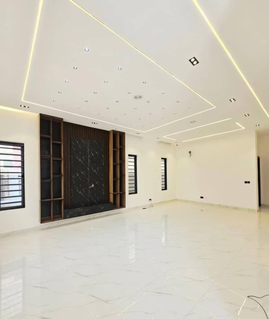 photo_5857217493821230310_y