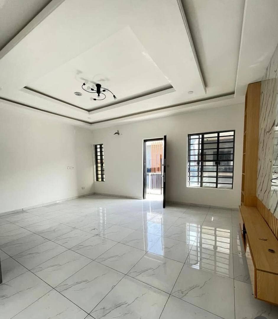 photo_5834896273906011202_y