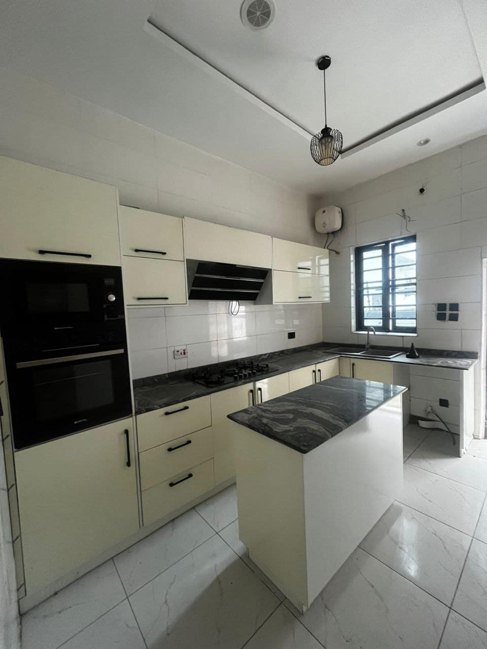 photo_5764729088248580904_y