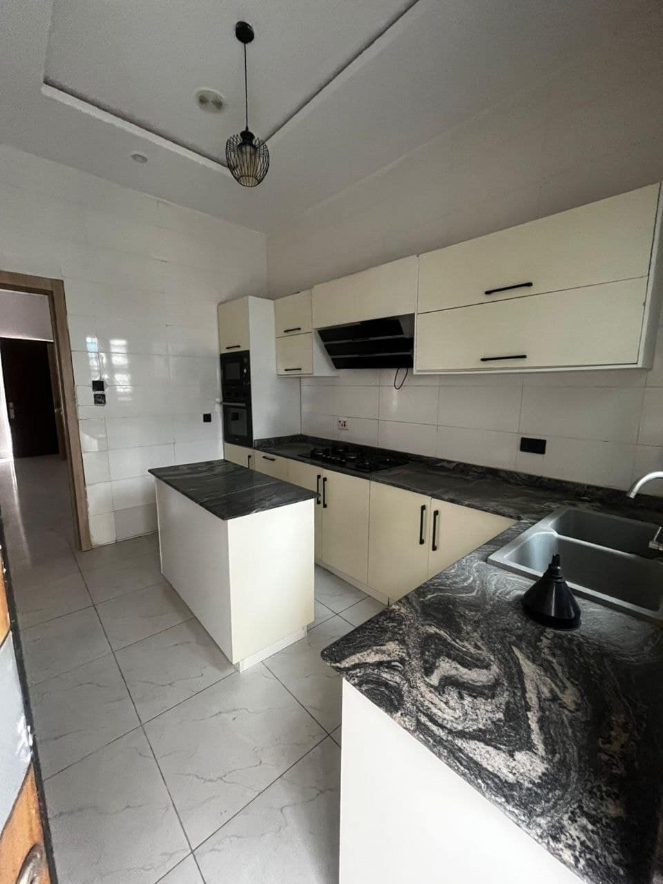 photo_5764729088248580911_y