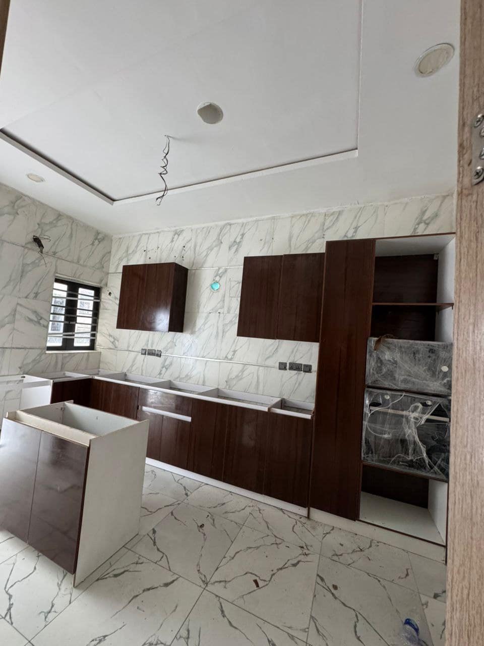 photo_5764729088248580918_y