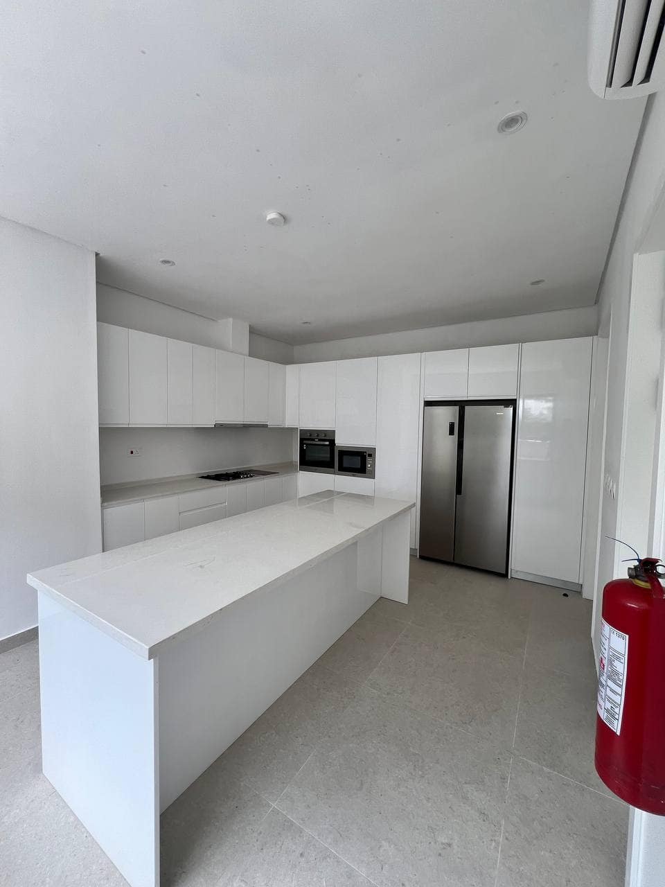 photo_5766994670612319026_y