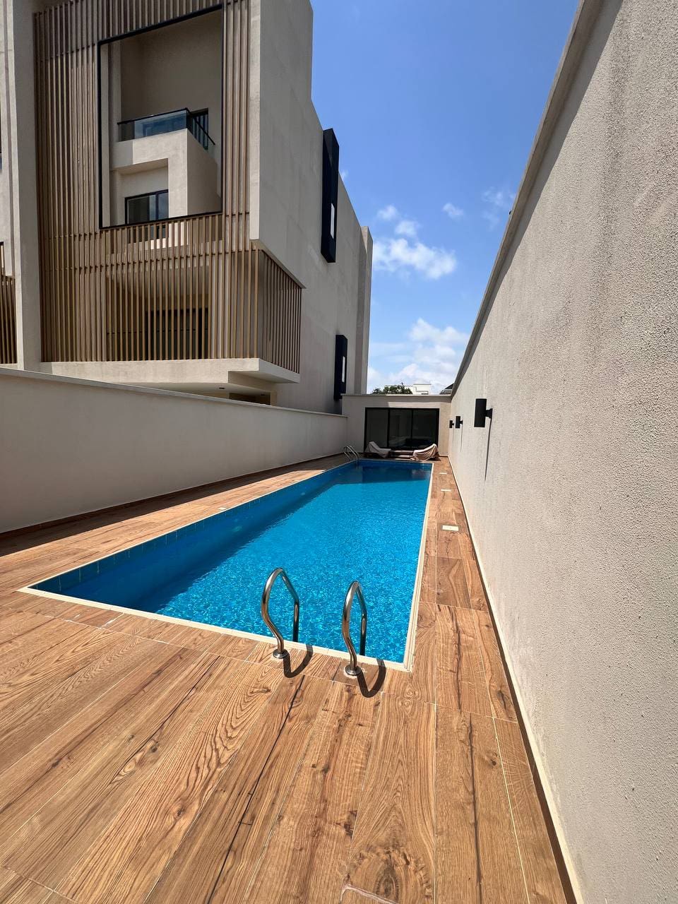 photo_5766994670612319042_y