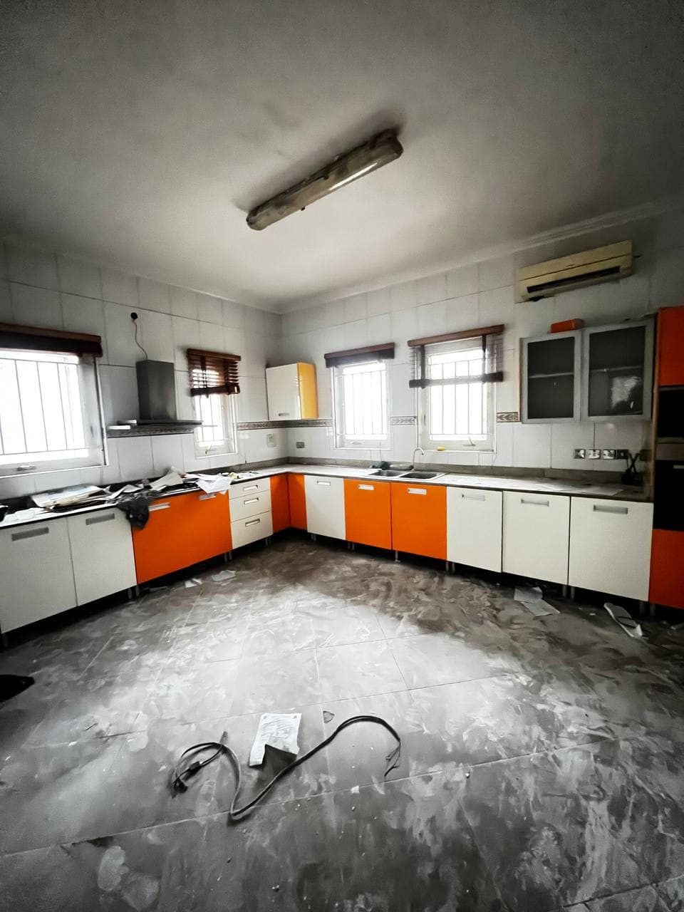 photo_5769246470426004237_y