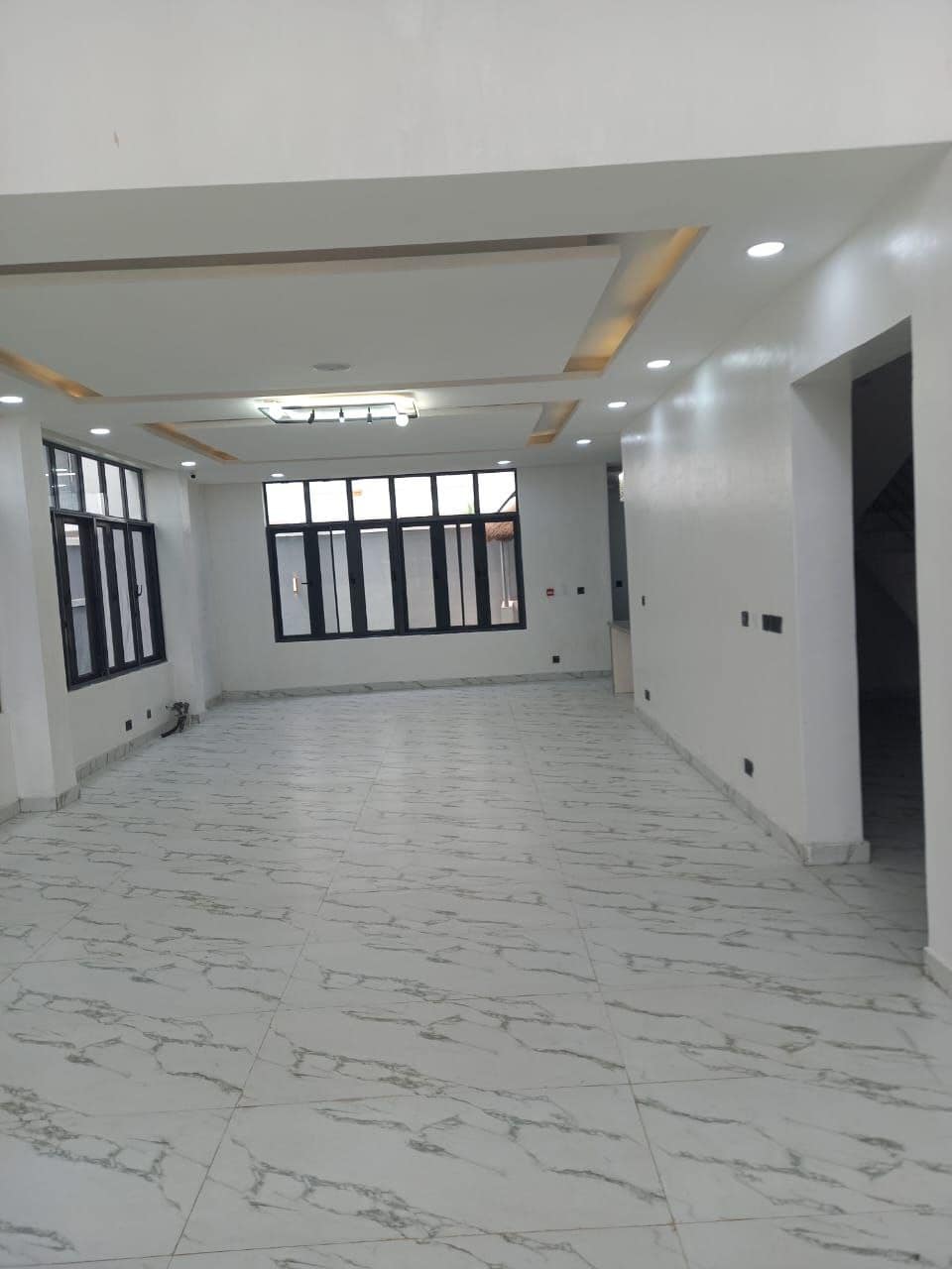 photo_5769246470426004667_y