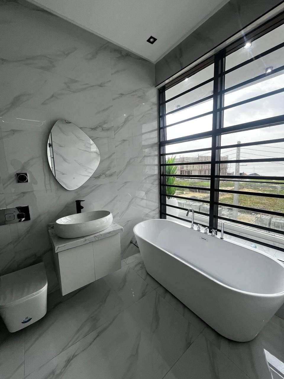 photo_5775919883236346904_y