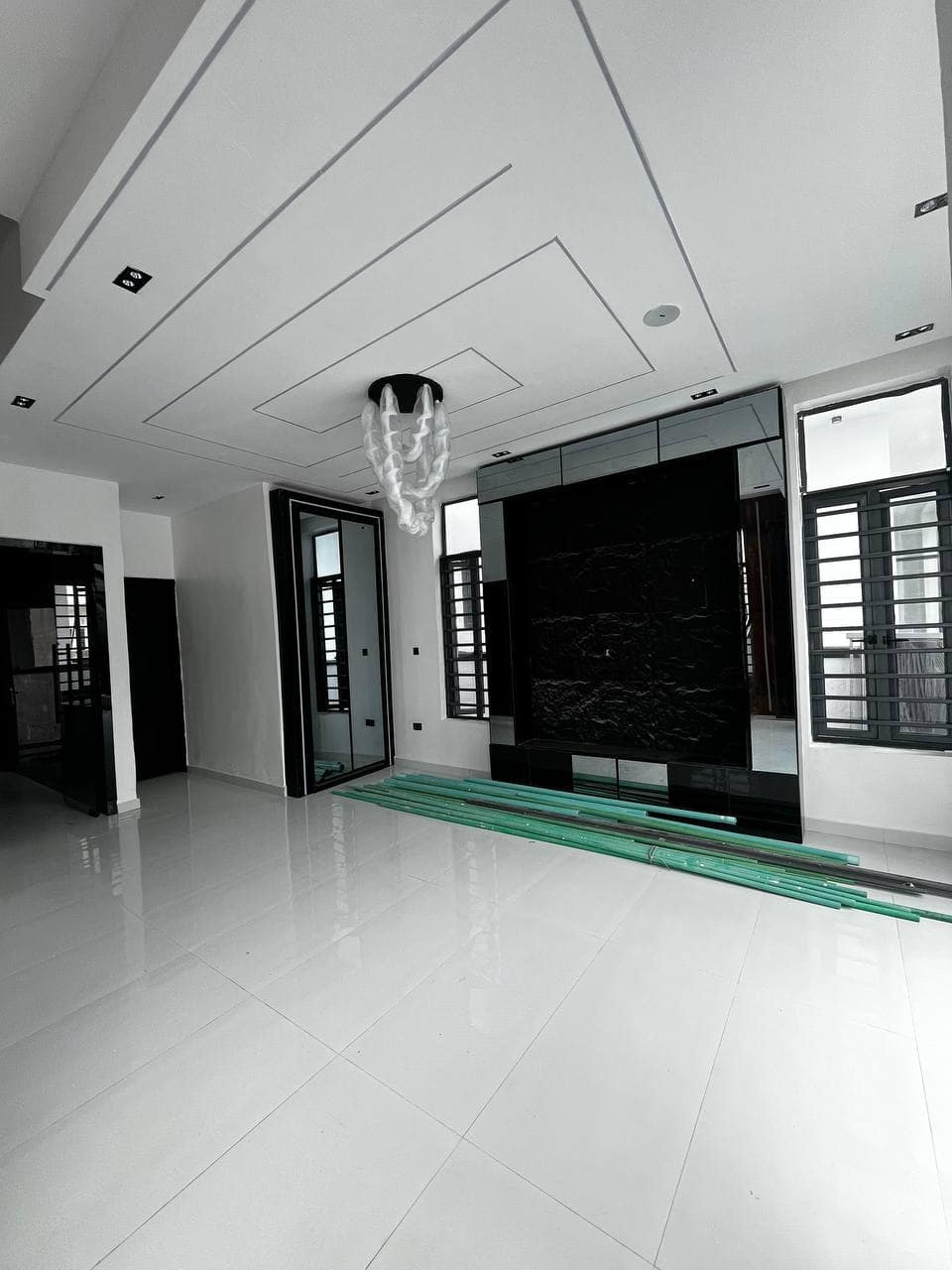 photo_5775919883236346914_y