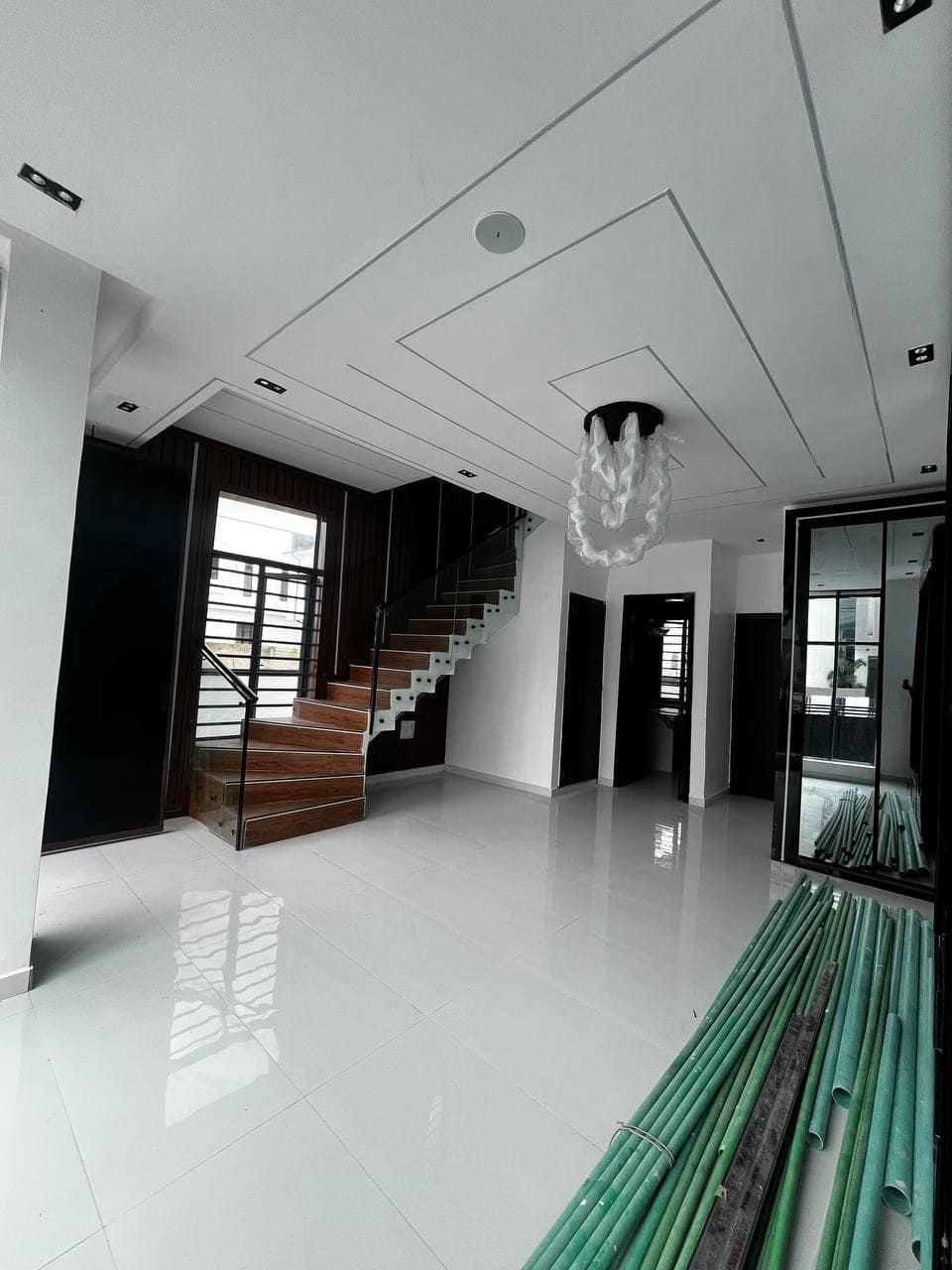 photo_5775919883236346915_y