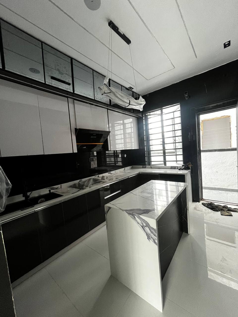 photo_5775919883236346916_y