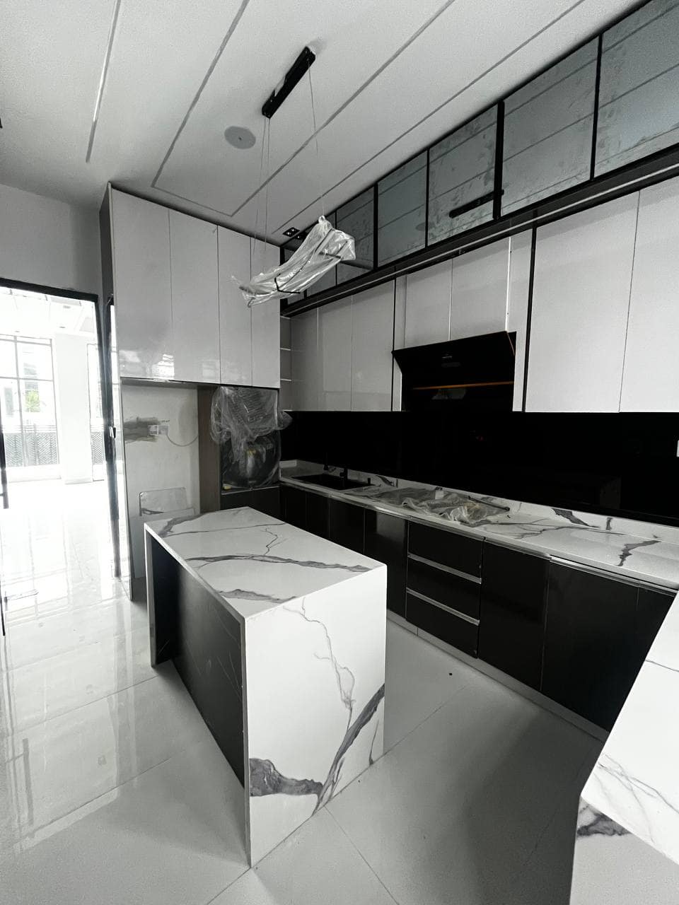 photo_5775919883236346918_y