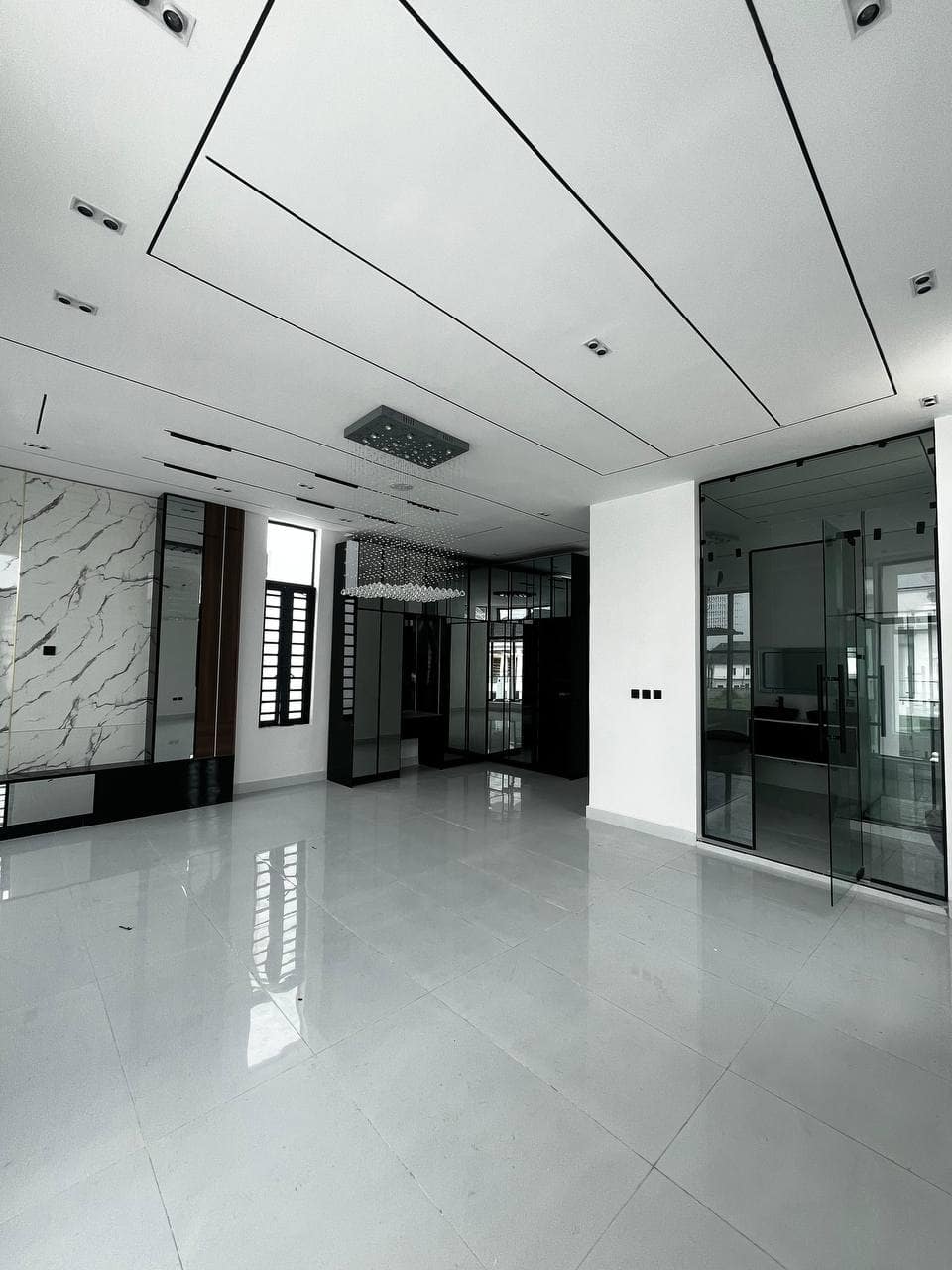 photo_5775919883236346938_y