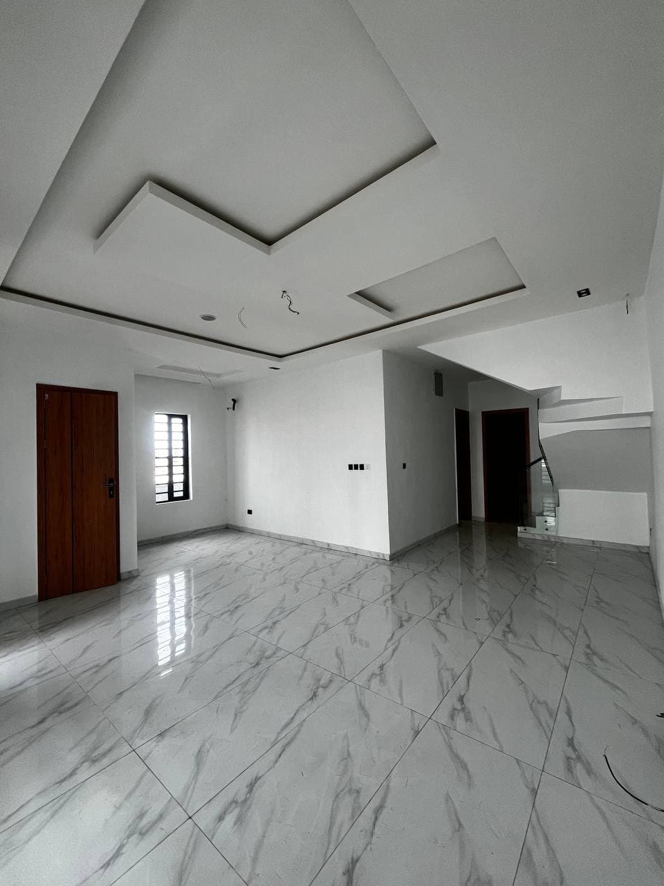 photo_5775919883236346954_y