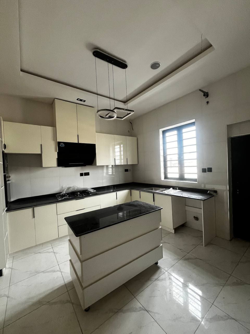 photo_5775919883236346962_y