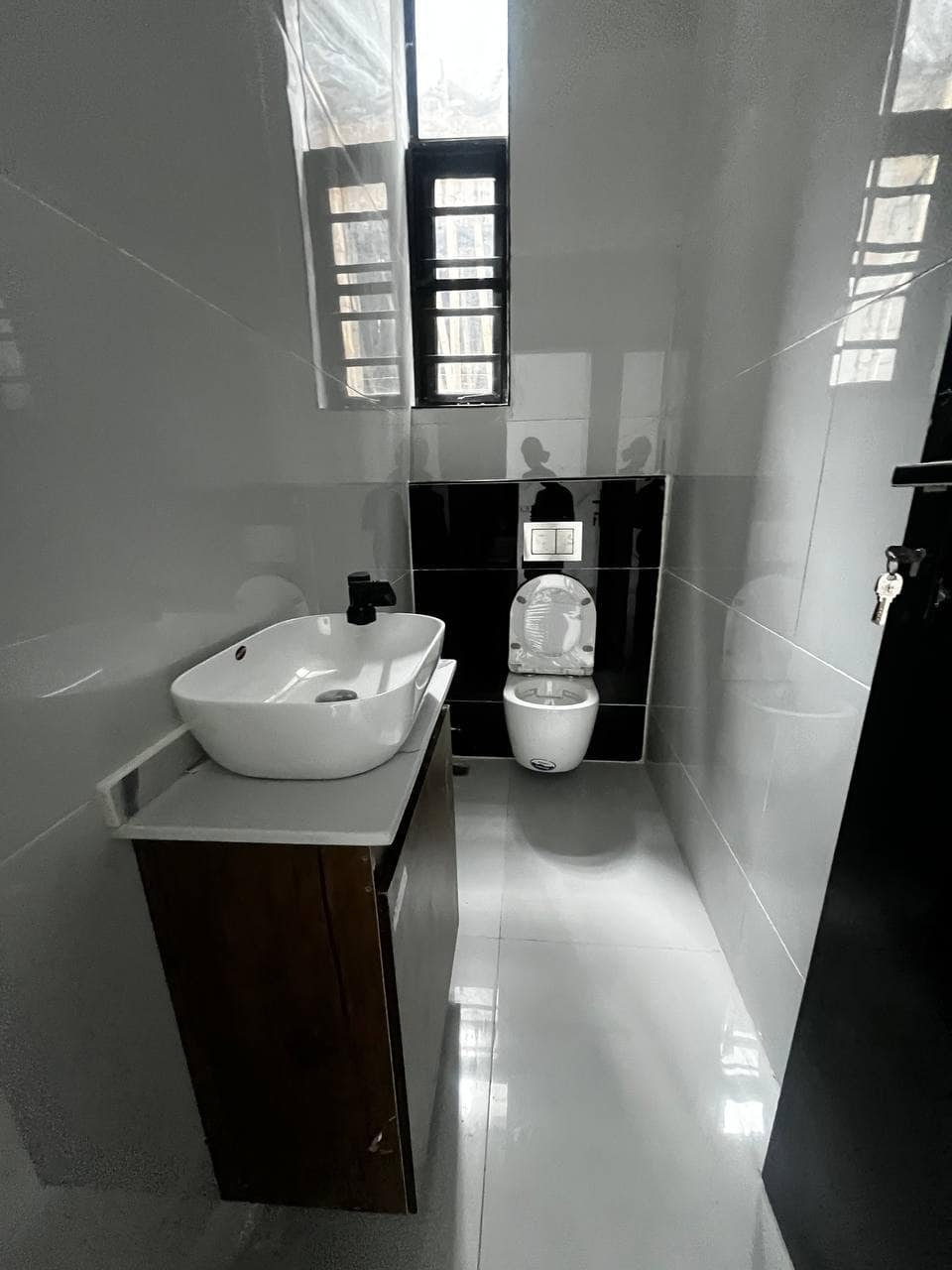 photo_5776125912817535748_y