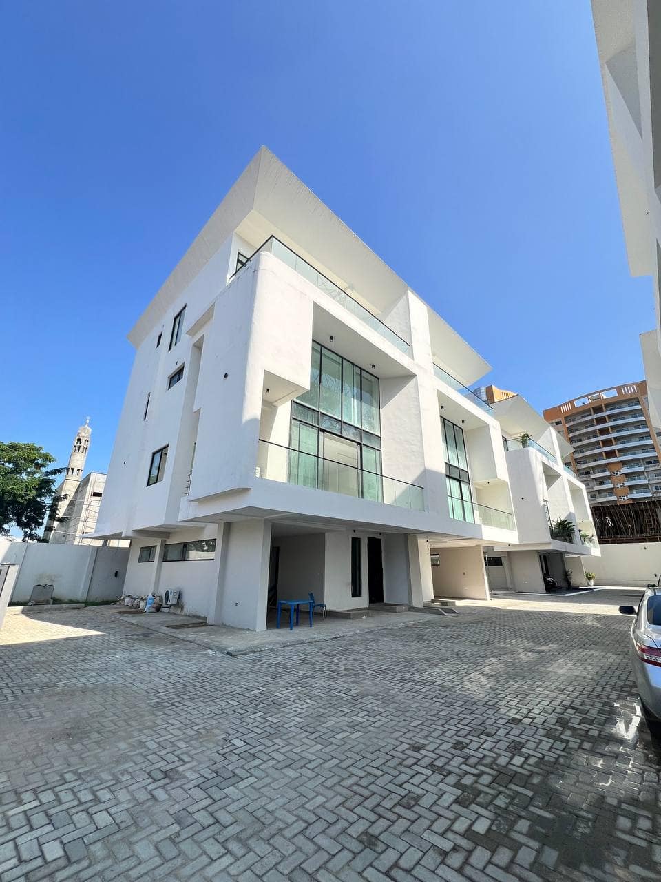 photo_5999241359237696513_y