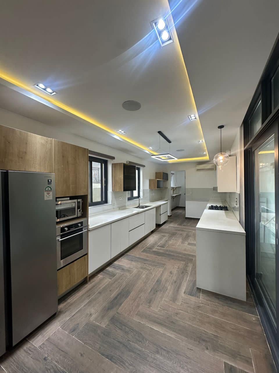 photo_5999241359237696540_y