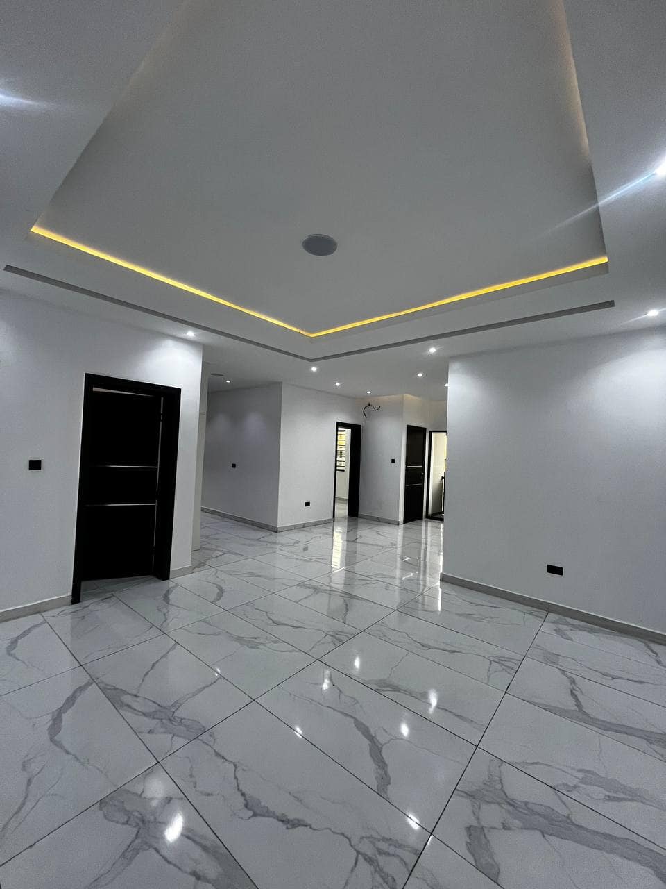 photo_6001493159051381586_y