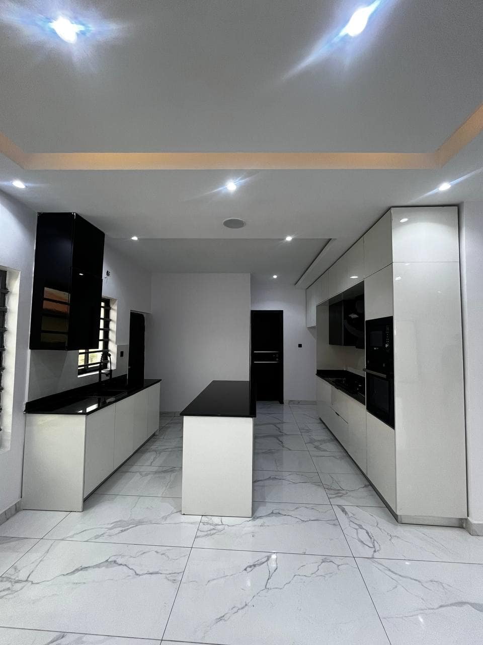 photo_6001493159051381594_y