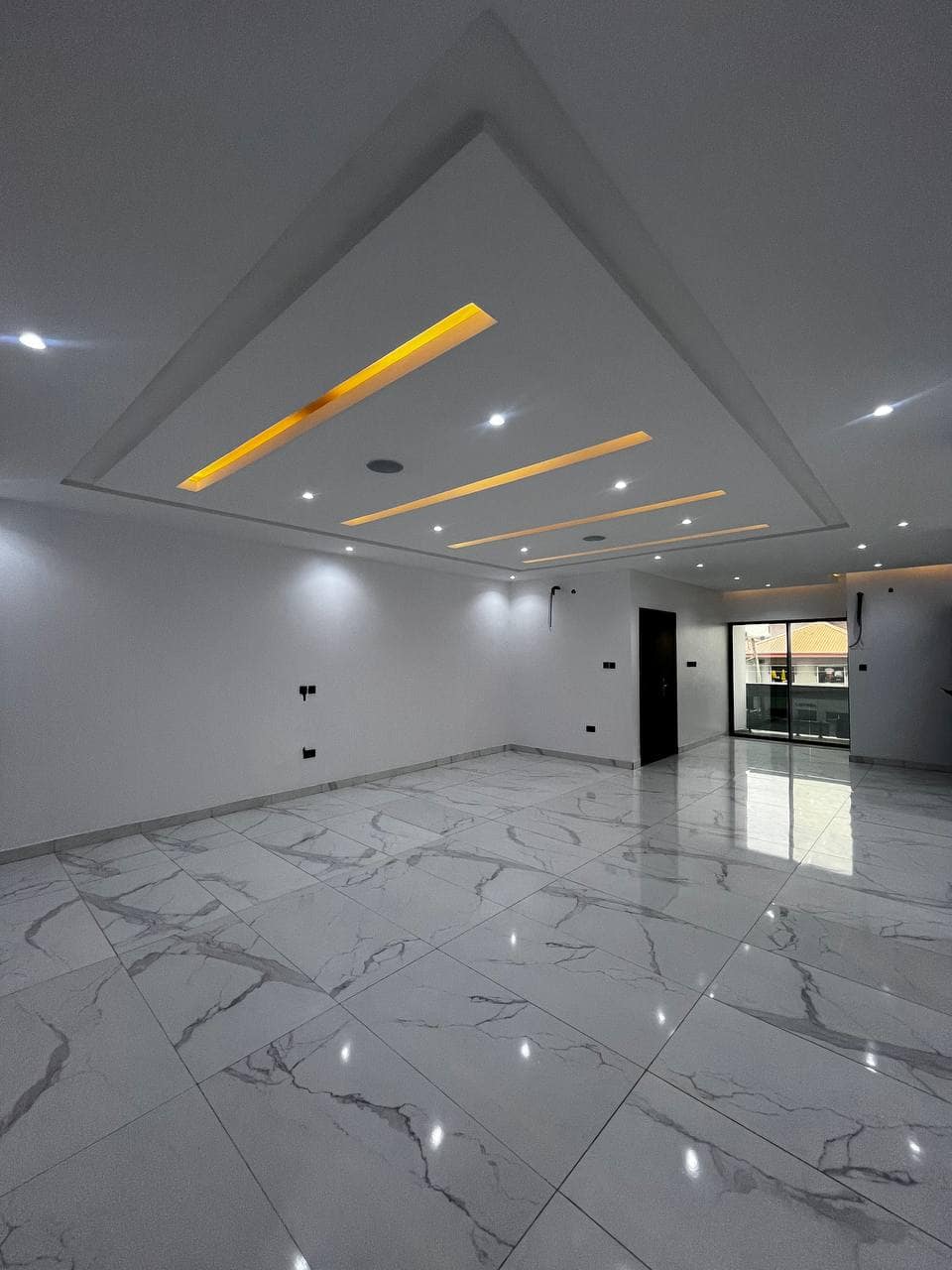 photo_6001493159051381599_y