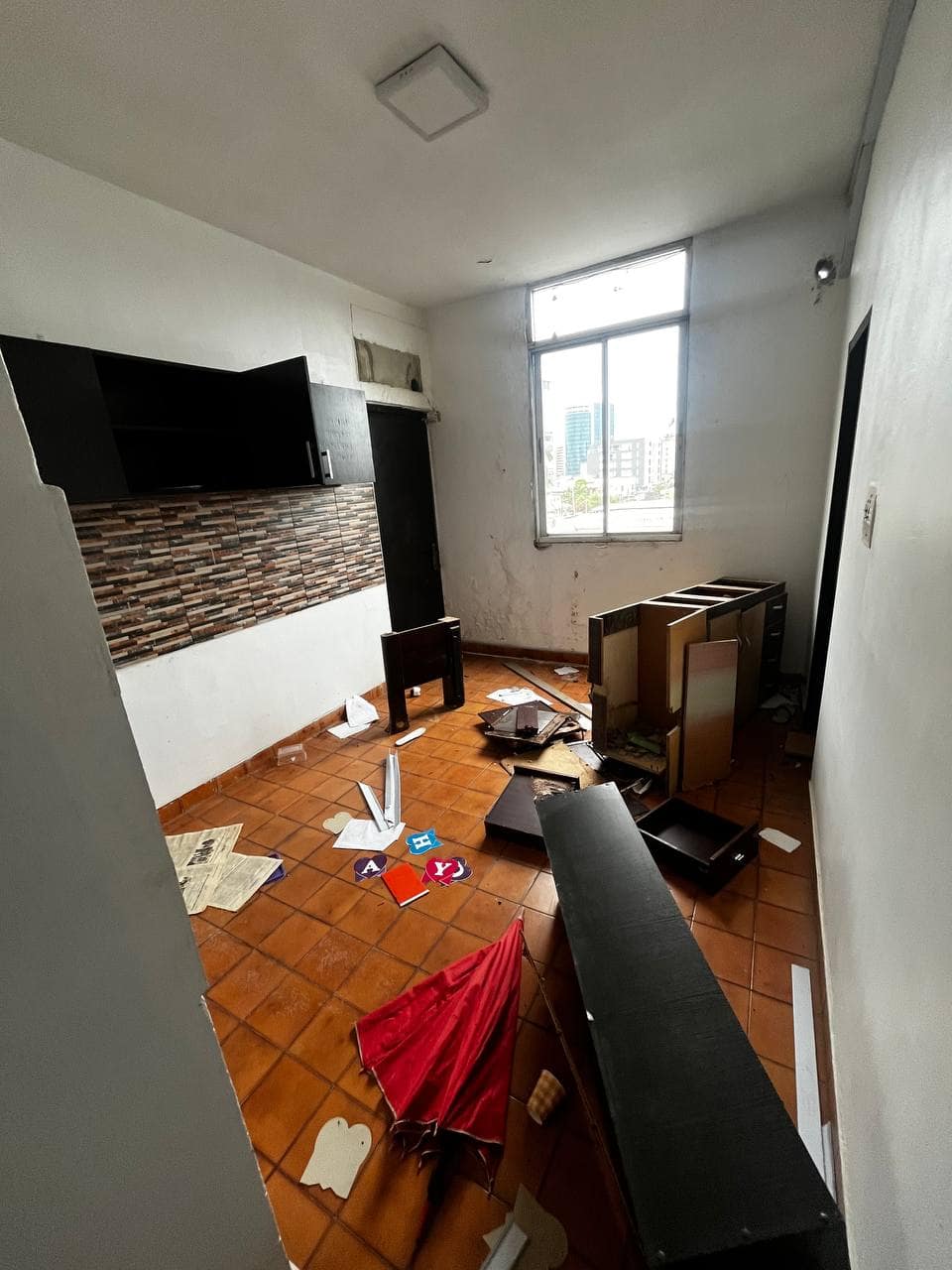 photo_6014971603944851331_y