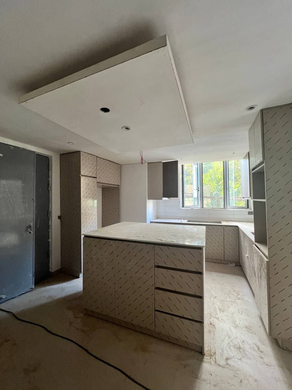 photo_6014971603944851602_y