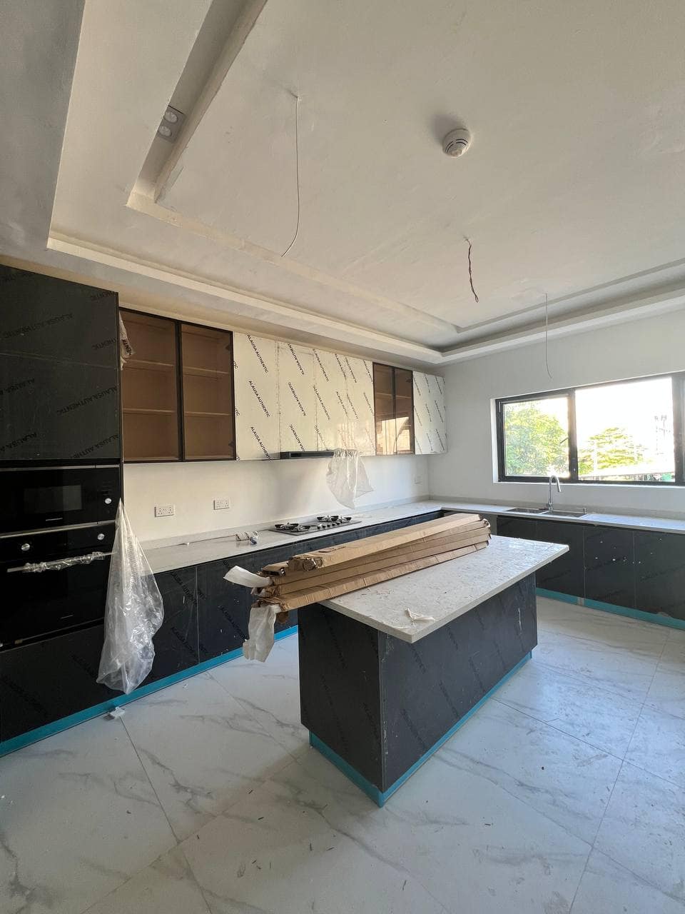 photo_6023899694196967421_y