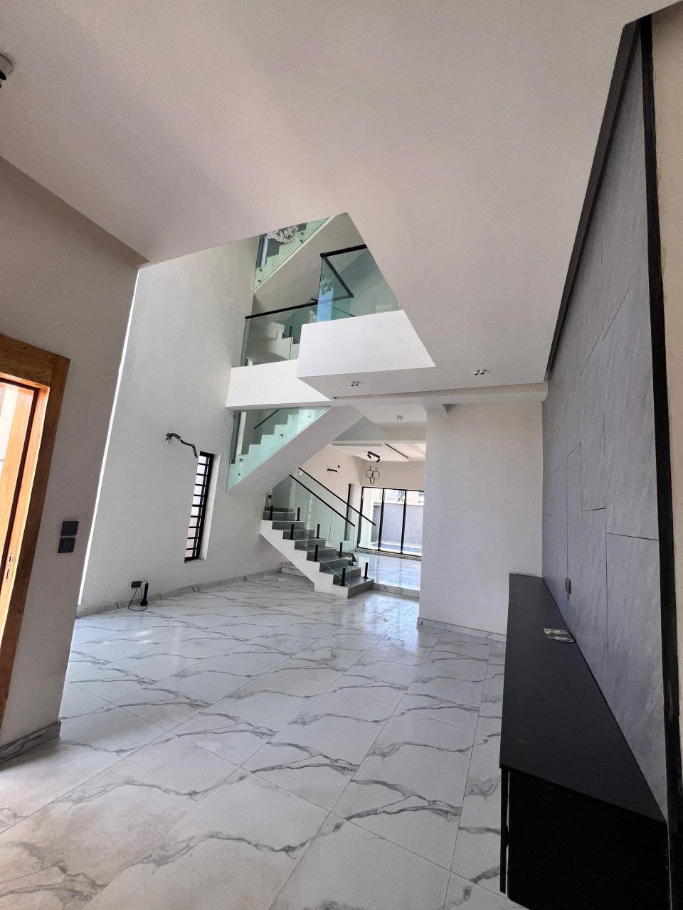 photo_6023899694196967653_y