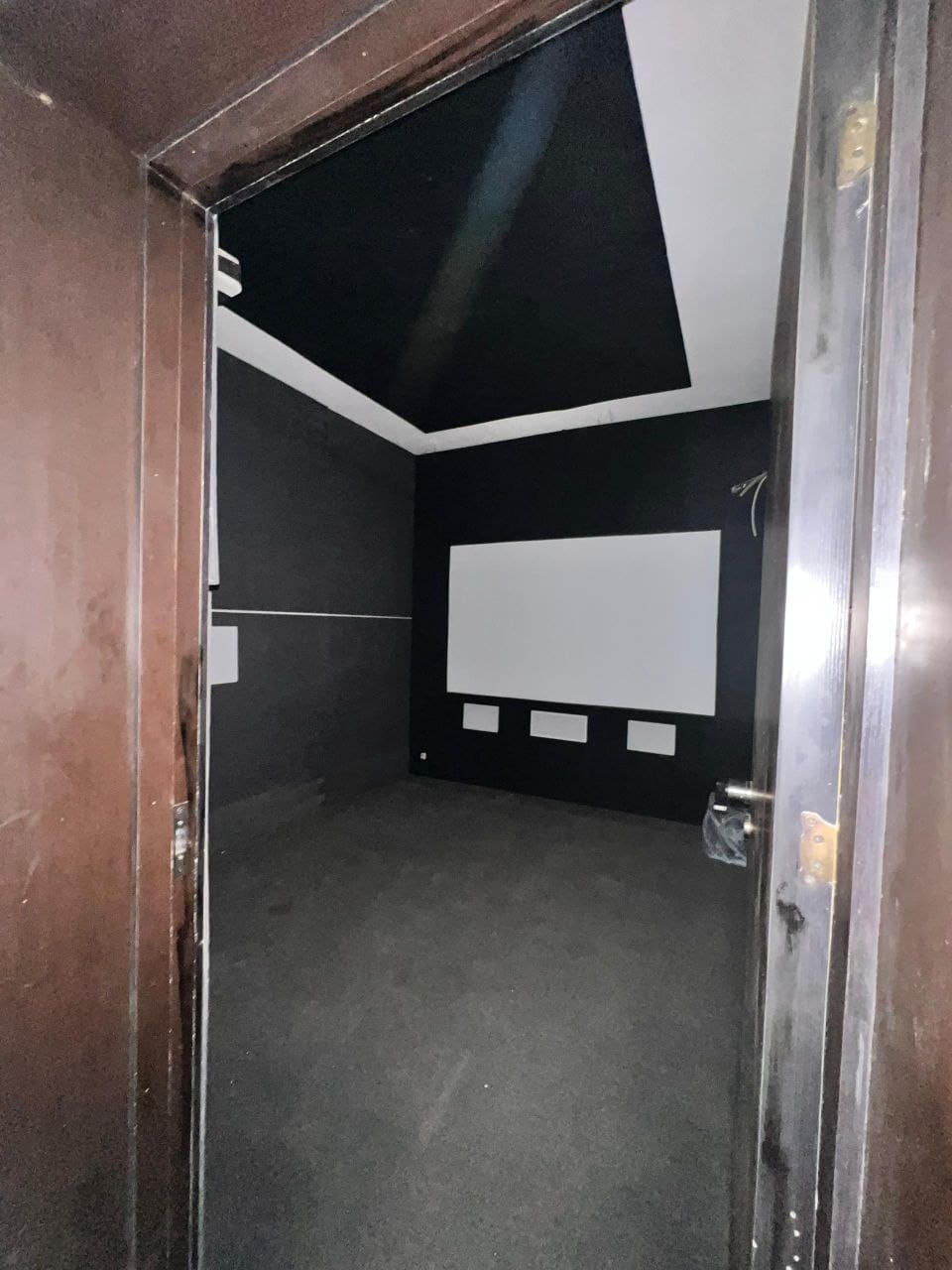 photo_6023899694196967663_y